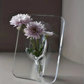 Vase Art Déco acrylique, vue de côté design géométrique