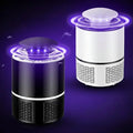 Lampe anti-moustiques UV, vue de face allumée